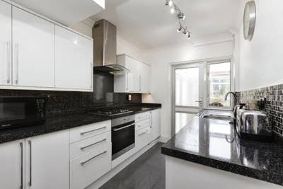Double Room and Single Room Available - DA11 Main Photo