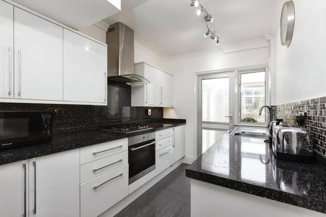Double Room and Single Room Available - DA11 Main Photo