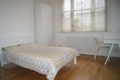 Extra large double room in central Bloomsbury  WC1 Main Photo