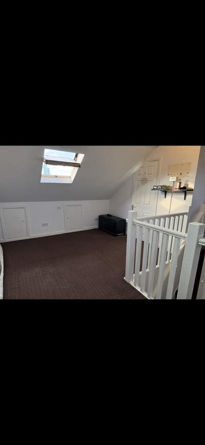 Large room with en-suite  Main Photo