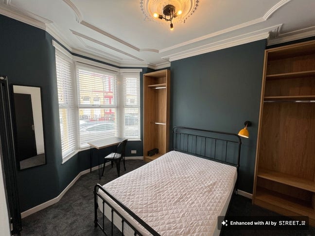 4 Bed House Close to City Centre Available Now! Main Photo