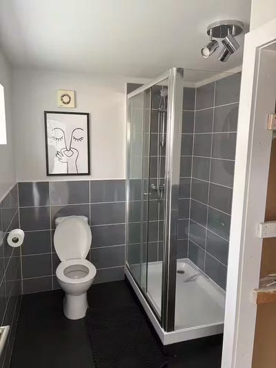 Newly renovated - Double Room + 1 additional room Main Photo