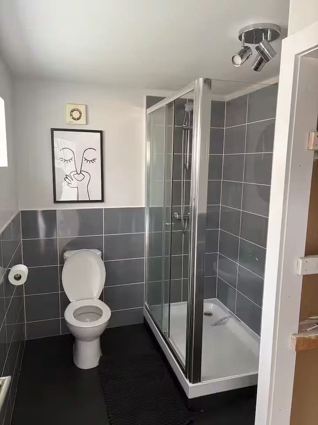 Newly renovated - Double Room + 1 additional room Main Photo