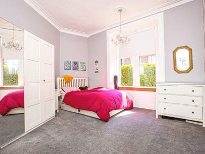 Beautiful, spacious flat...all to yourself!! Main Photo