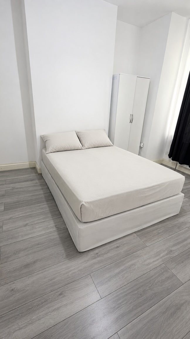 Ensuite room suitable for couple/2ppl bills includ Main Photo