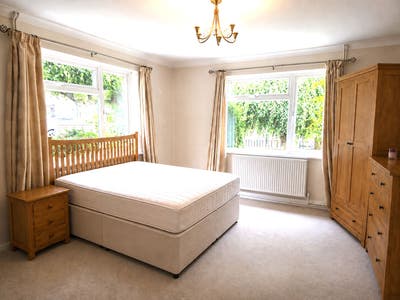 Double Bedrooms Available - 5 Minute Walk to Rhul Main Photo