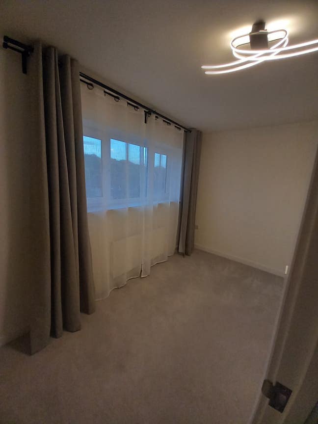Large Single room Main Photo