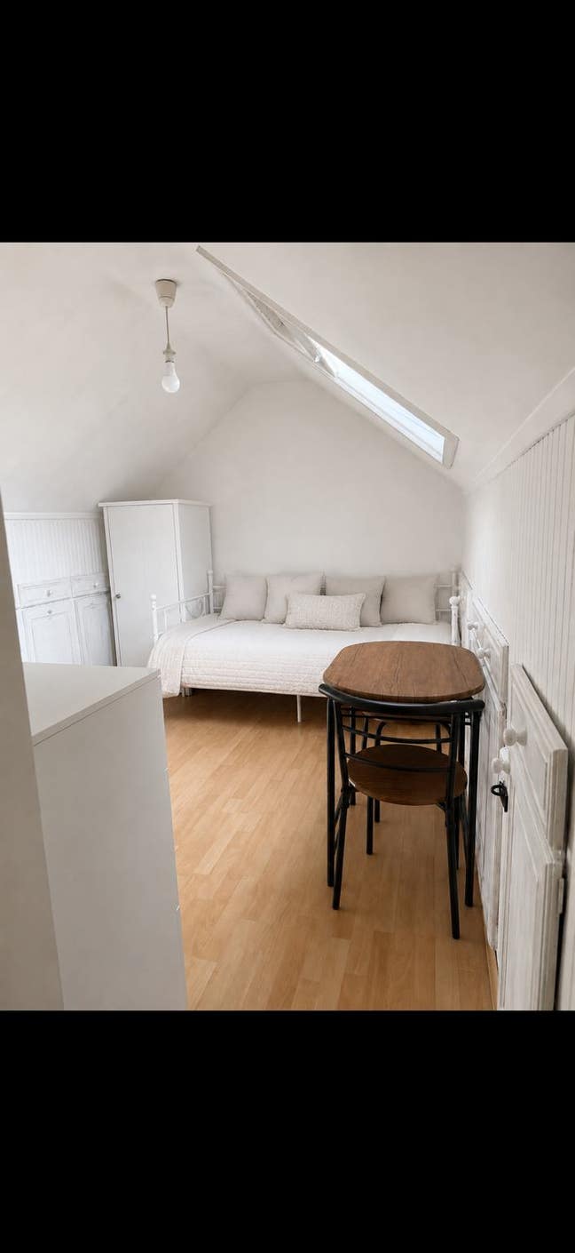 En-suite Double Loft Room-NW2– All Bills Included Main Photo