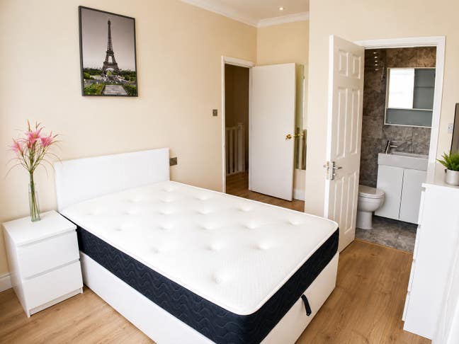 🌟 Modern Ensuite 5 min Walk to Elizabeth Line Main Photo