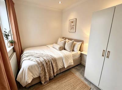 Super Rooms - Amazing Price! - Close to Station!  Main Photo