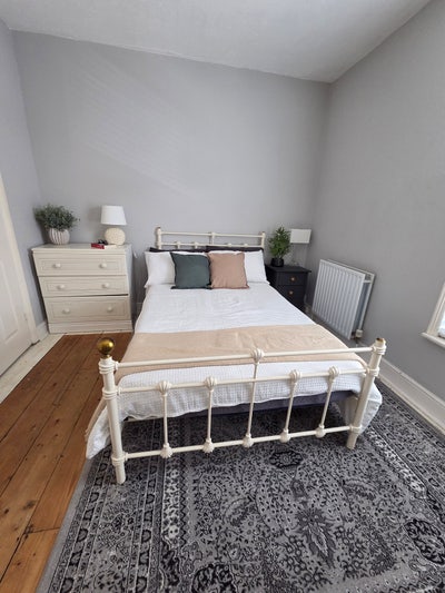 Double room in shared property Main Photo