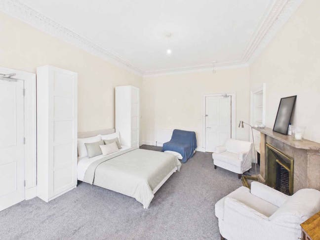Incredibly spacious, iconic 5 Bedroom - Bruntsfiel Main Photo