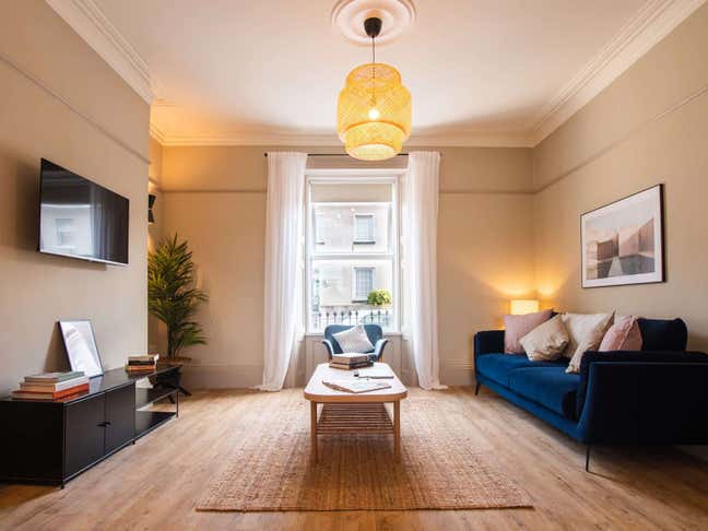 Bright Double Room - North Road West Main Photo