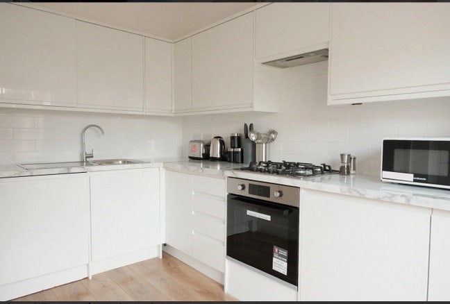 3 bedrooms flat  5' walk to baker street station Main Photo