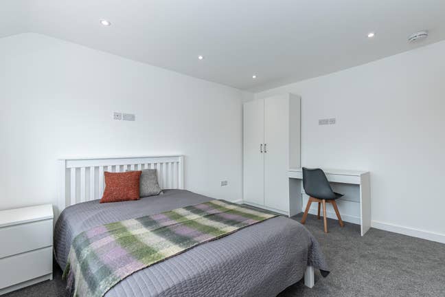En-suite room available in Botley in October  Main Photo