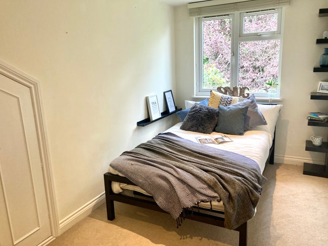 Summer Is Here 🙌 So Is Your New Snug Home 🏡 Main Photo