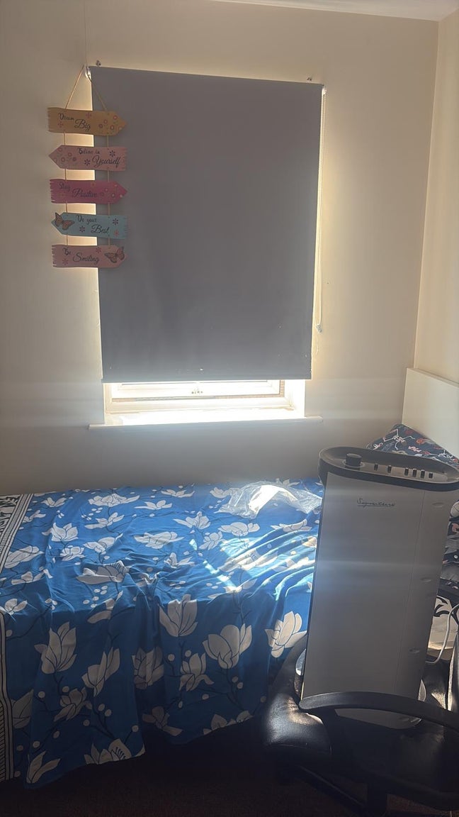 Moving date is 15th September  Main Photo