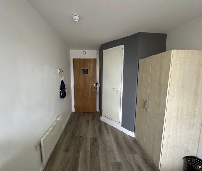 Silver Ensuite — Trinity Sq NTU — Transfer Main Photo
