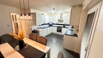 1 double & 1 single modern house  Main Photo