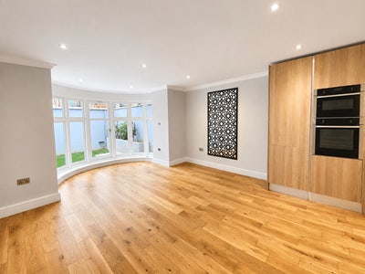 **03 Bed Apartment** Ealing Broadway** W5  Main Photo