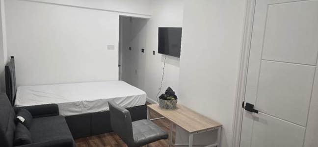 *Studio flat* Main Photo