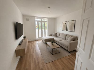 2 Bedroom First Floor Flat  Main Photo
