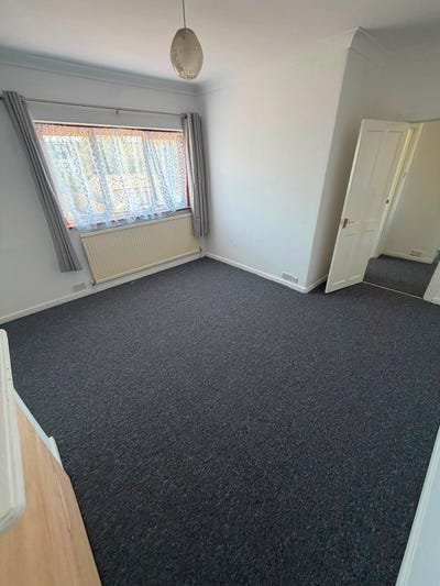🏡 Four-Bedroom House To Let – Dagenham, RM8! Main Photo