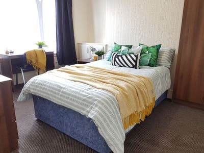 Spacious 4-Bed Student House City Center Liverpool Main Photo