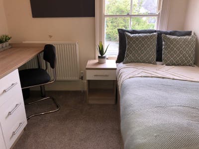 Bright en suite room, 5 min to Jesus Green Main Photo