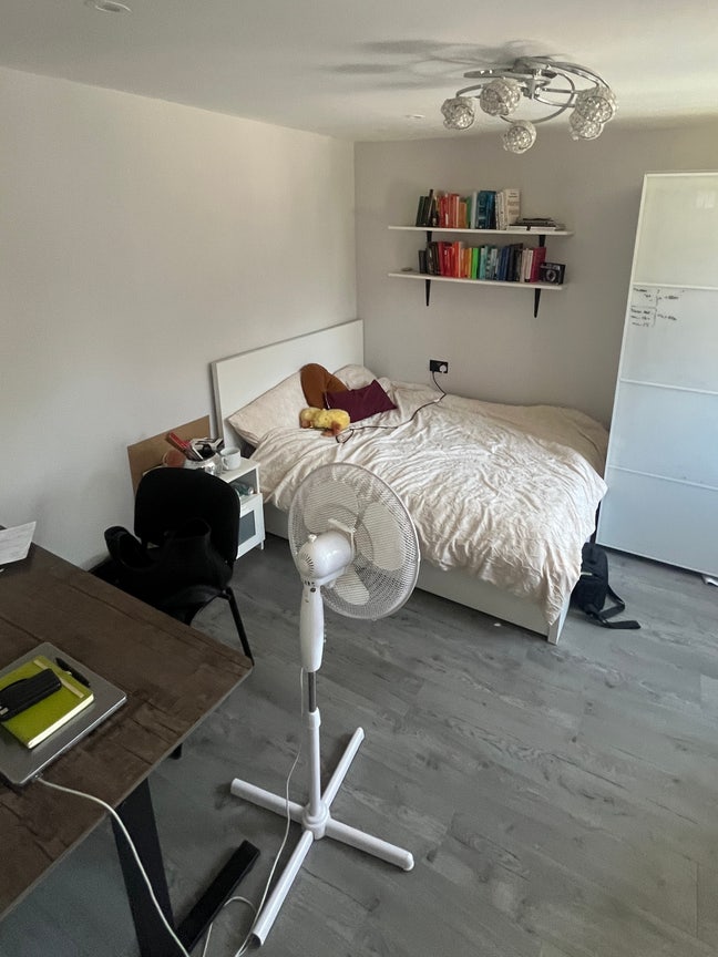 Double Room Spacious Room in  Wembley  Main Photo