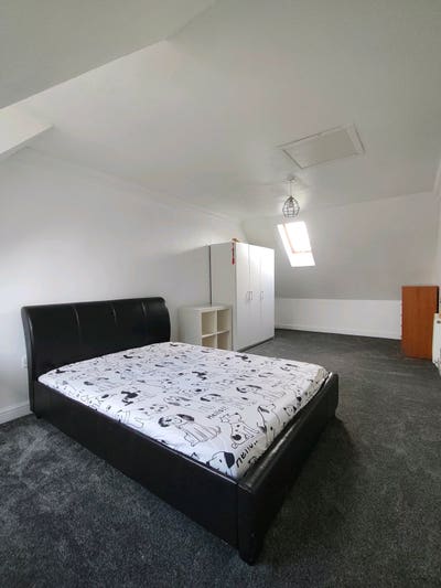 Large double rooms available  Main Photo