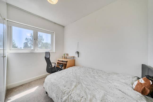 Bright spaciaous double room nr North Harrow/Tesco Main Photo