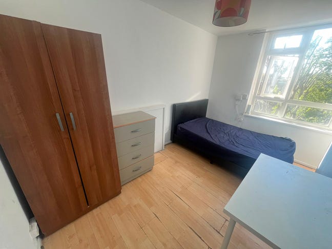 Double Bedroom Located in Mile End E1 Main Photo