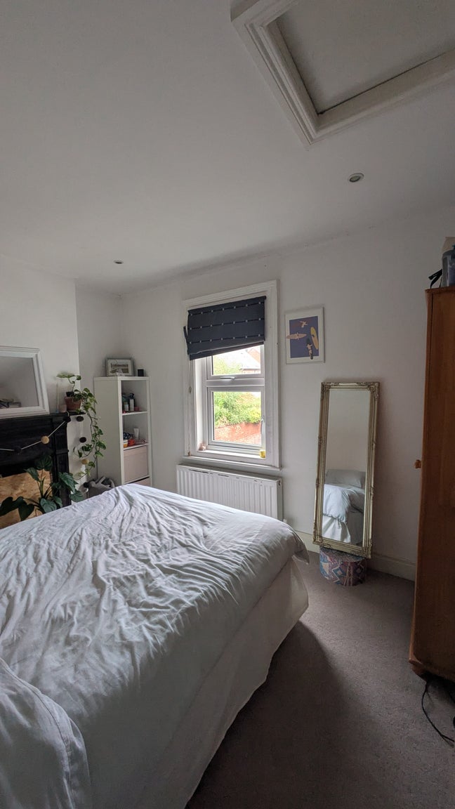 Double Room in Large House off the Ormeau Road Main Photo