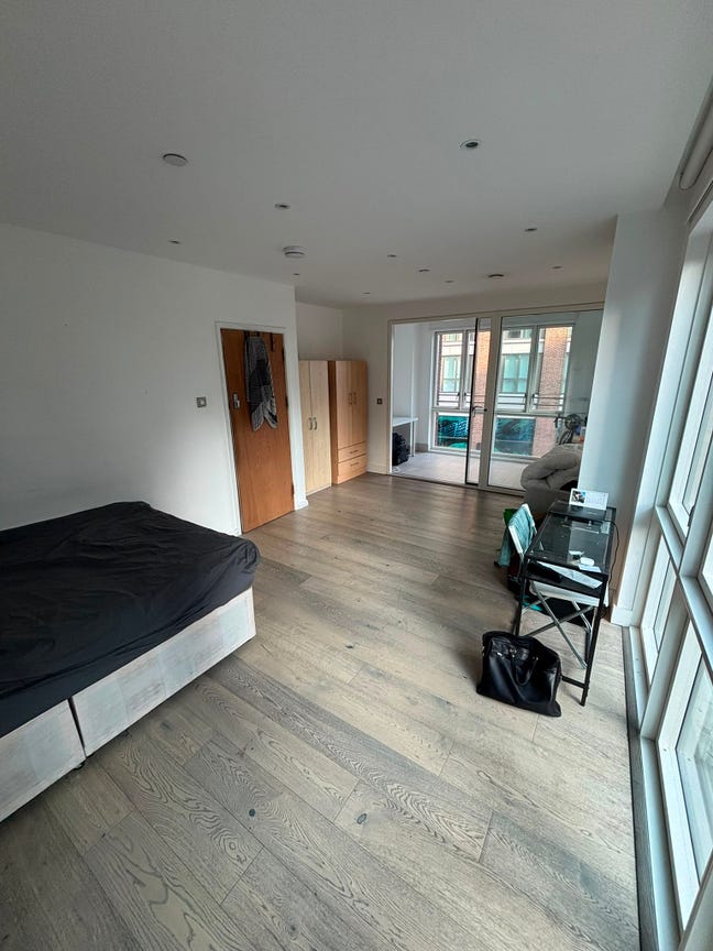 Room in a flatshare, next to Canary Wharf Main Photo
