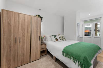 Beautiful Furnished Studio at The Hive – All Bills Main Photo