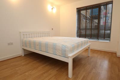 New rooms in North Greenwich SE10 - 3 rooms  Main Photo