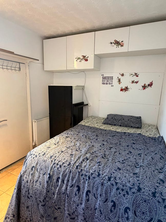 Lovely Mini Studio Rooms in Dagenham RM8 Main Photo