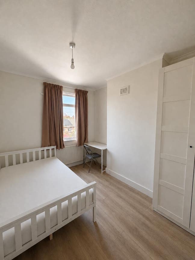 Newly Renovated 3-bedroom Victorian Terrace SE18  Main Photo