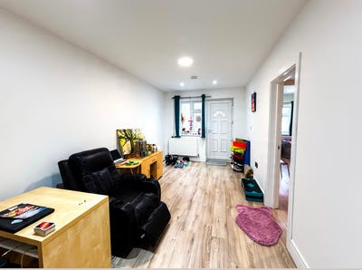 1 bedroom house Main Photo