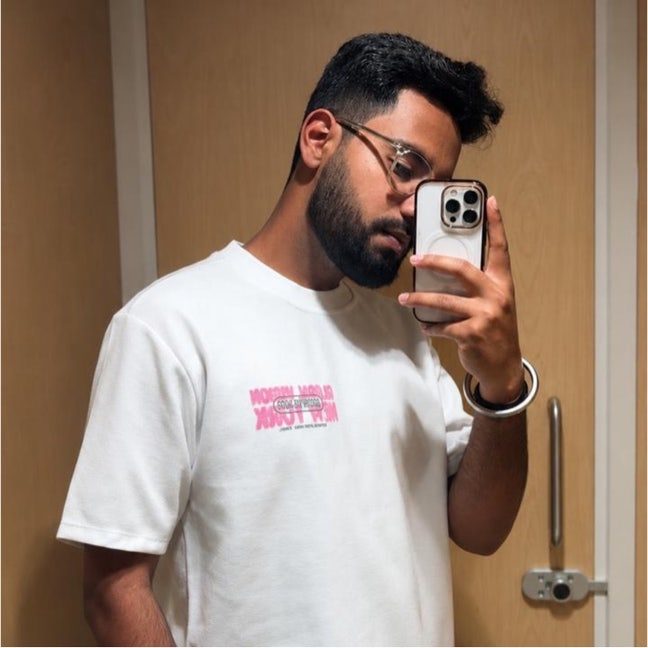Professional Male seeks a single or double room Main Photo