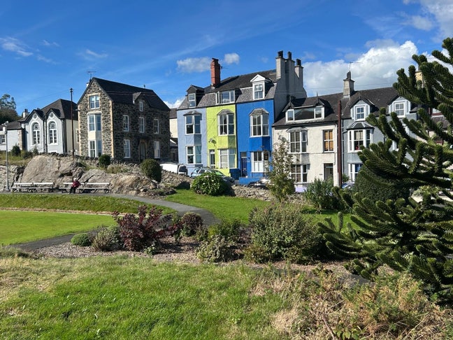 Ideal Waterside Living for Postgraduate Students Main Photo