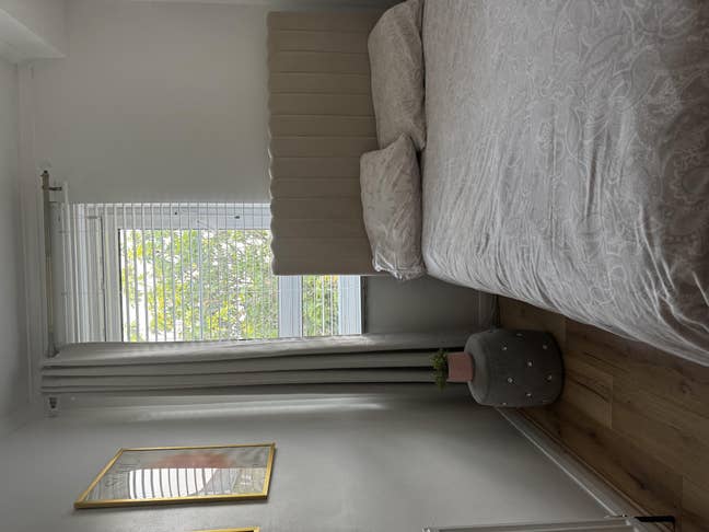 Bright Small Double Room in Holland Park W11  Main Photo