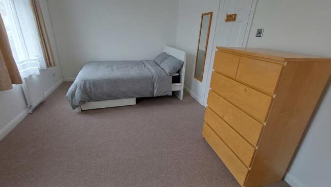 &pound;800 Double Room No Bills No Deposit Main Photo