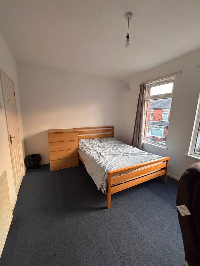 Large Double Room for rent BT6 (Virtually all bill Main Photo