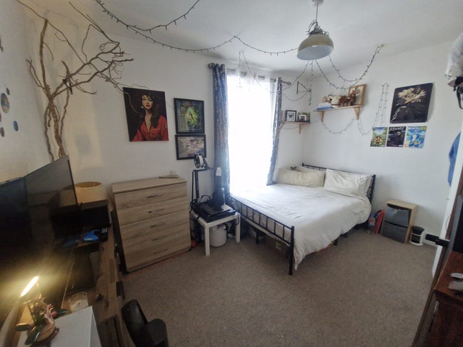 Large double bedroom  Main Photo