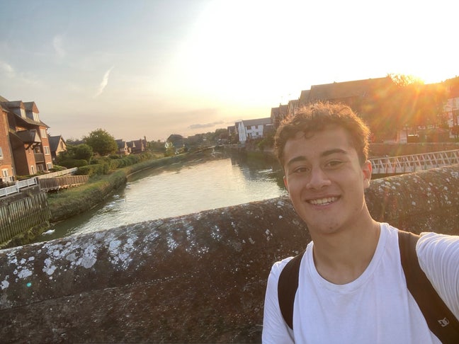 19 Year Old Student Looking For a Flat Main Photo