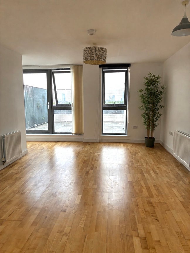 Bright 2 Bed Duplex with Large Private Terrace Main Photo