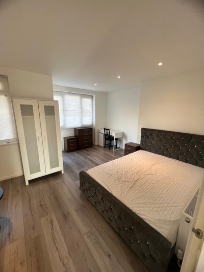 Big rooms rent in Stepney Green E1  Main Photo