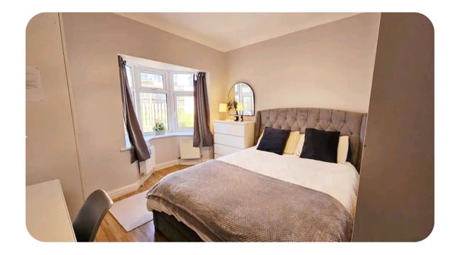 Beautiful double room for rent in family home Main Photo